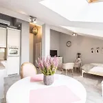 Apartament O Wysokim Standardzie W Centrum Miasta Apartmán *